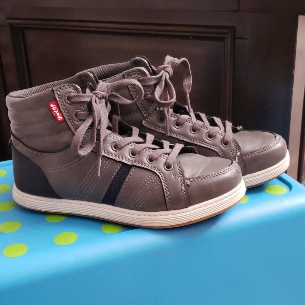 Levi's high top sneakers